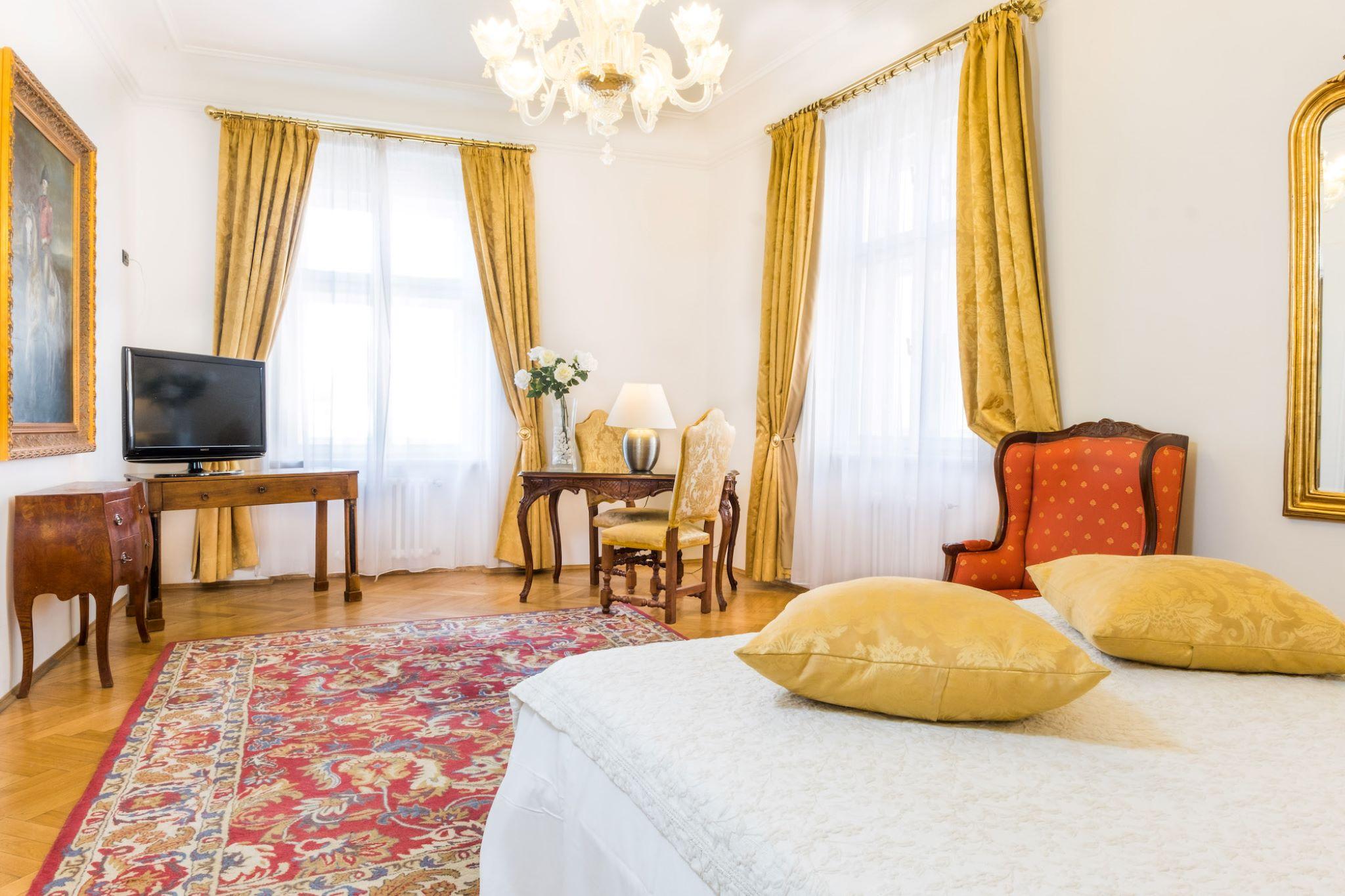 Otel Charles Bridge Palace 4*