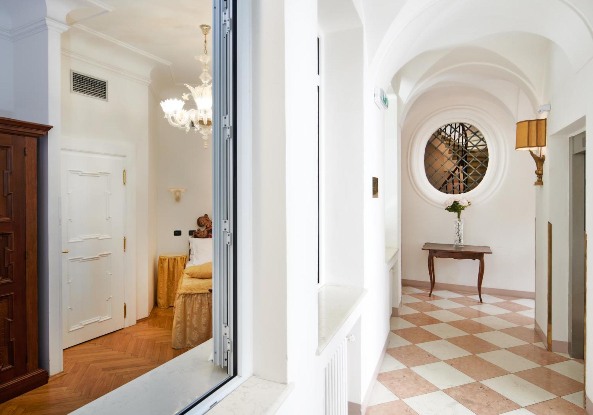 Otel Charles Bridge Palace