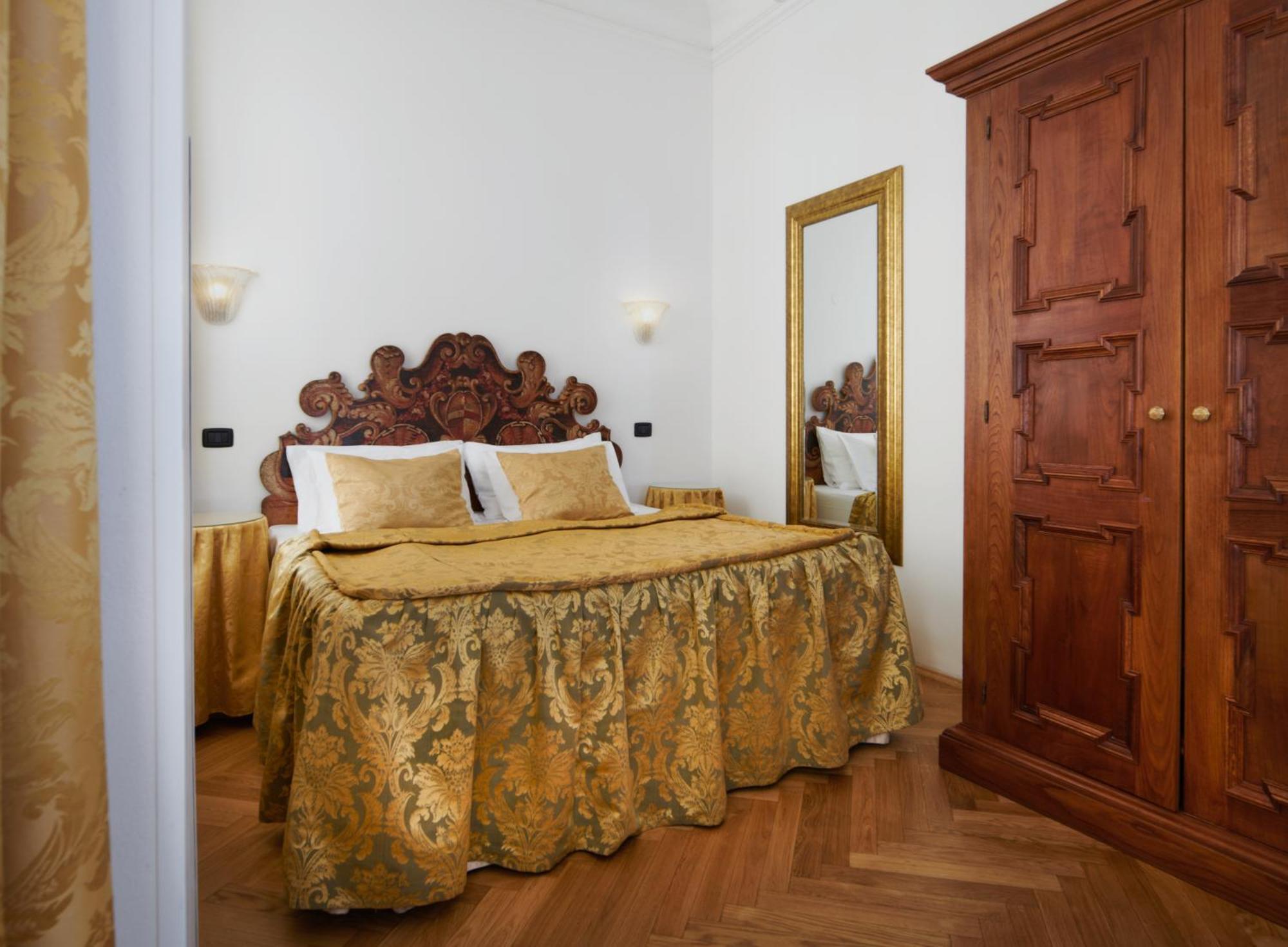 Otel Charles Bridge Palace