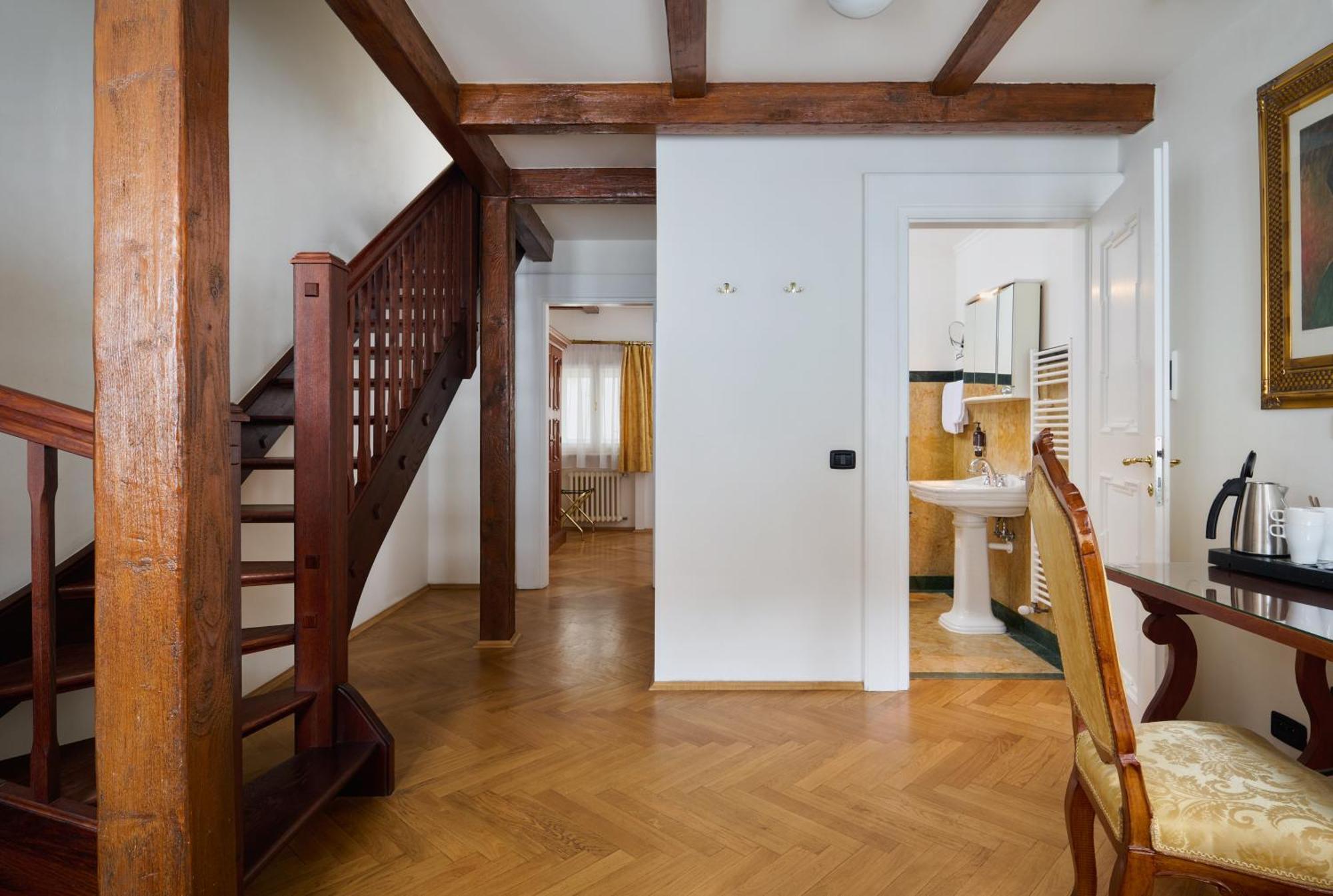 Charles Bridge Palace 4*